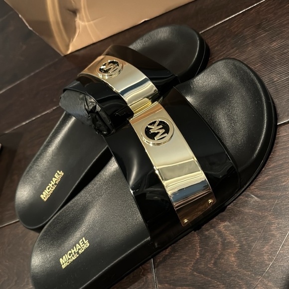 Michael Kors black and gold Jett Sid’s NIB 7M - Picture 8 of 8